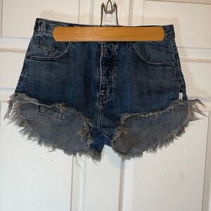 Stylish Frayed Denim Shorts